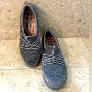 🍀 SKETCHERS grey Sneakers, Size 8.5